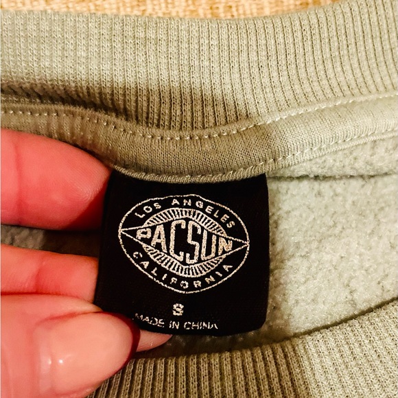 PacSun Women’s Crewneck Sweatshirt in Light Green. Super soft - Picture 2 of 2